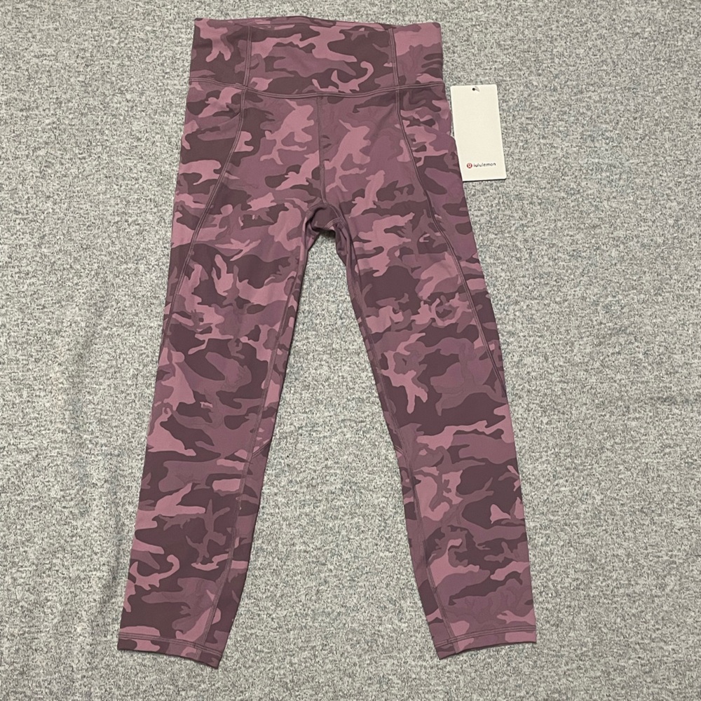 Lululemon Time to Sweat Crop 23”
